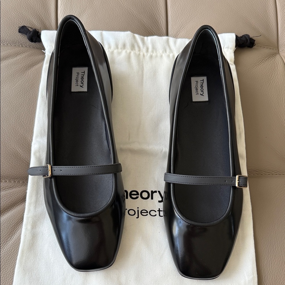 Theory Black Leather Mary Jane Loafers. Size 10 (41) New